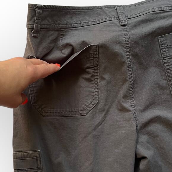 Eddie Bauer Women's Gray Lightweight Ripstop Slightly Curvy Crop Pants Size 10 - Picture 7 of 16